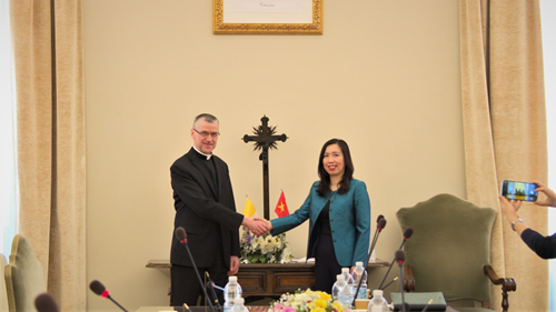 Thúc đẩy quan hệ Việt Nam - Tòa thánh phát triển